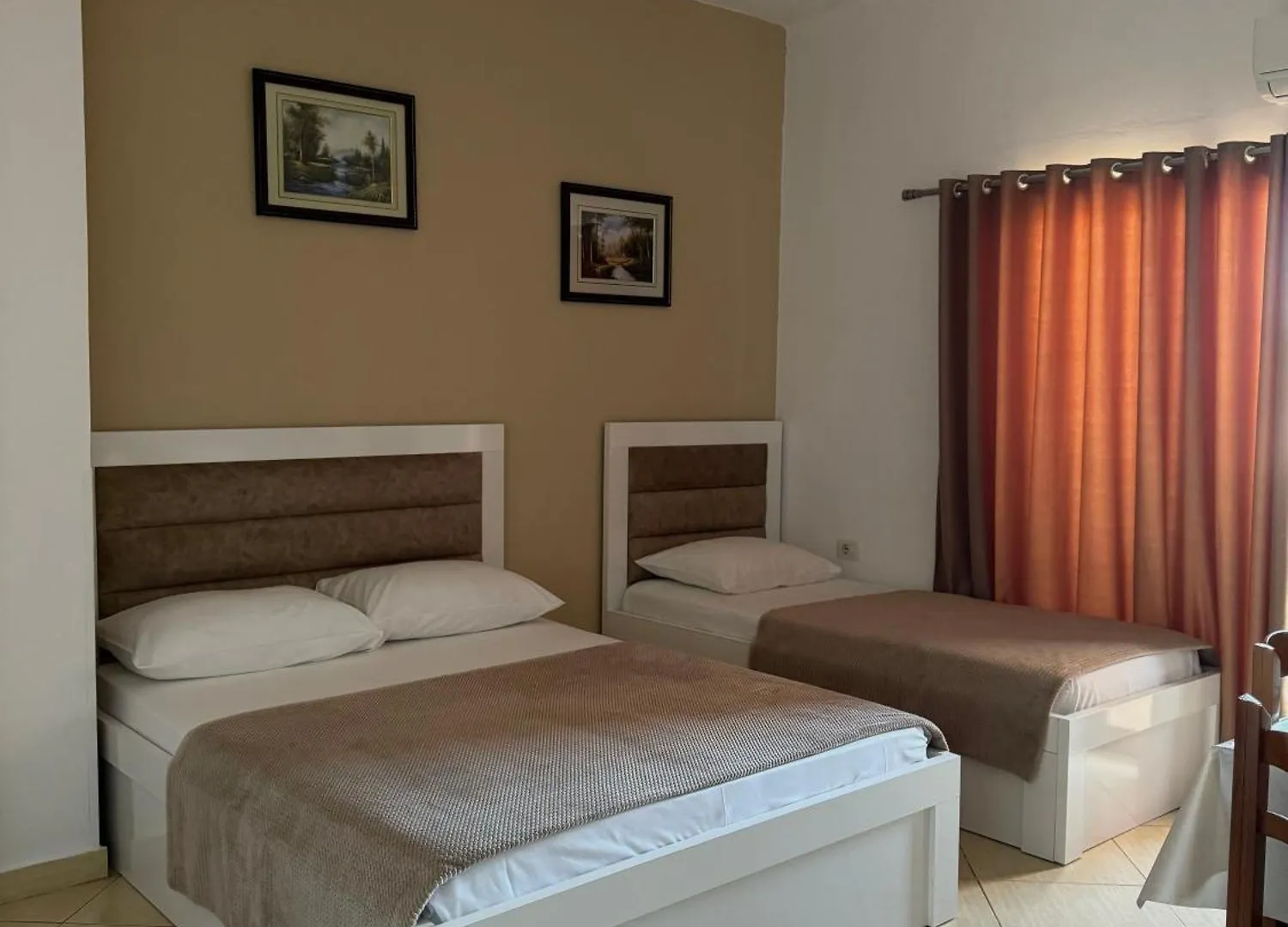 Vila Spiro Ksamil 3*,  Albania